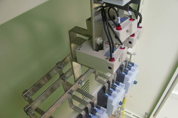 崇阳配电柜-应急照明配电柜使用对工作人员的具